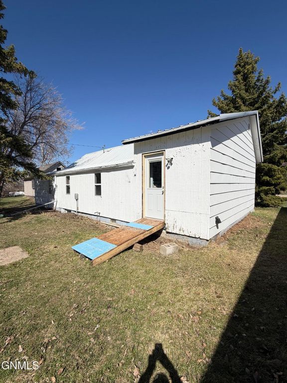 413 Main Street, Crosby, ND 58730 photo 15