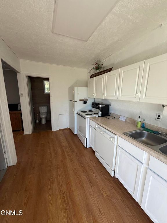 413 Main Street, Crosby, ND 58730 photo 7