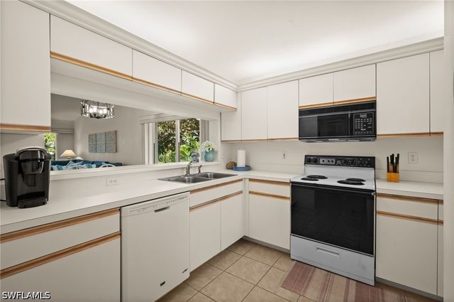 1140 Sarah Jean CIR C206, Naples, FL 34110