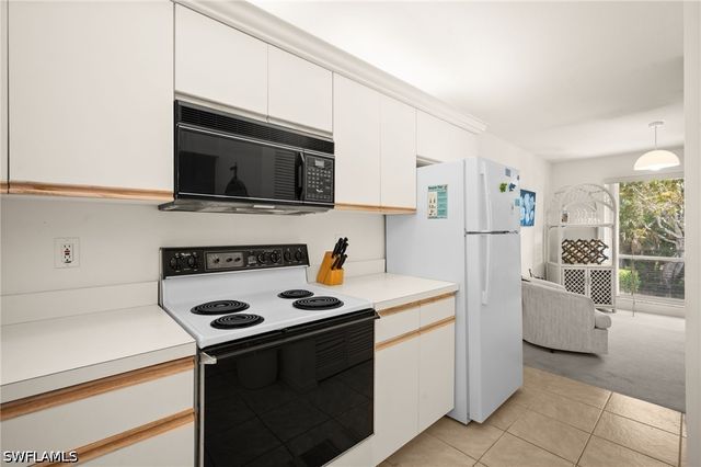 1140 Sarah Jean CIR C206, Naples, FL 34110