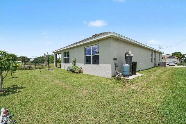 322 NW 21st ST, Cape Coral, FL 33993
