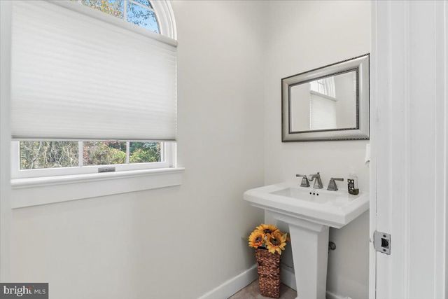 27 MARTER AVE, Mount Laurel, NJ 08054