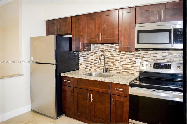 4260 NW 31st Ter 2, Lauderdale Lakes, FL 33309