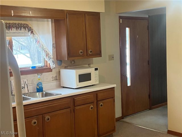 7296 Poore Road, Conneaut, OH 44030