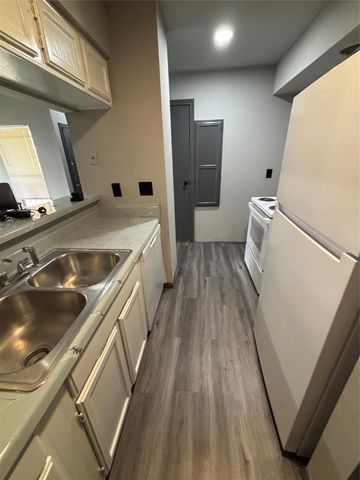 8299 Cambridge Street 104, Houston, TX 77054