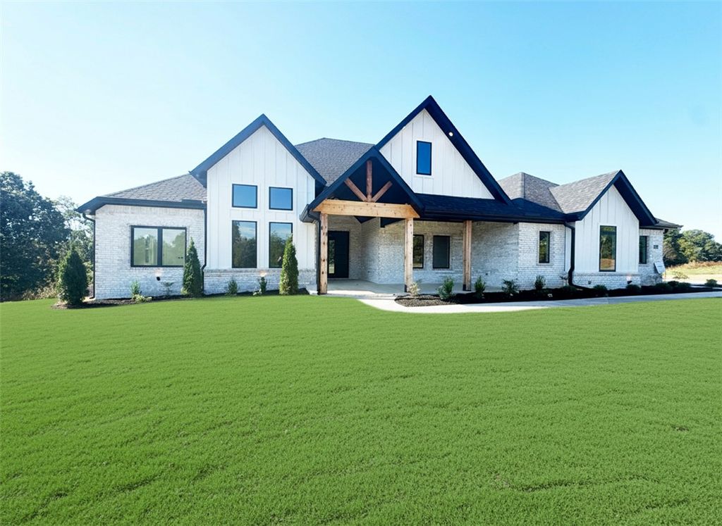 13540 Coop Road, Fayetteville, AR 72704