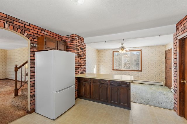 318 Lovewell St, Gardner, MA 01440