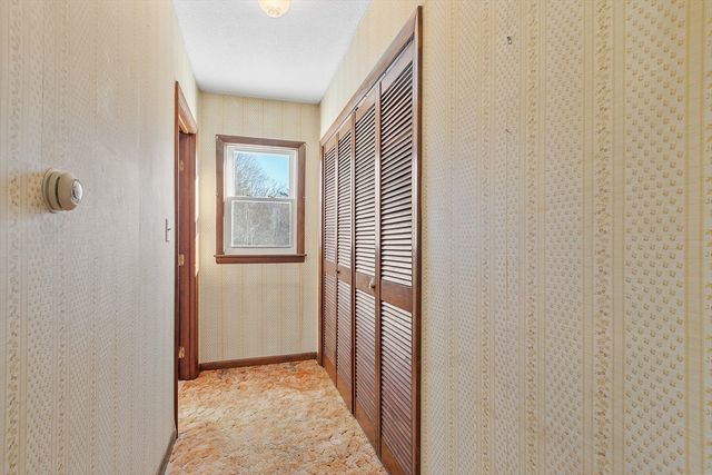 318 Lovewell St, Gardner, MA 01440