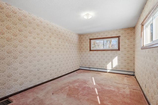 318 Lovewell St, Gardner, MA 01440