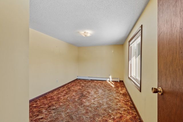 318 Lovewell St, Gardner, MA 01440