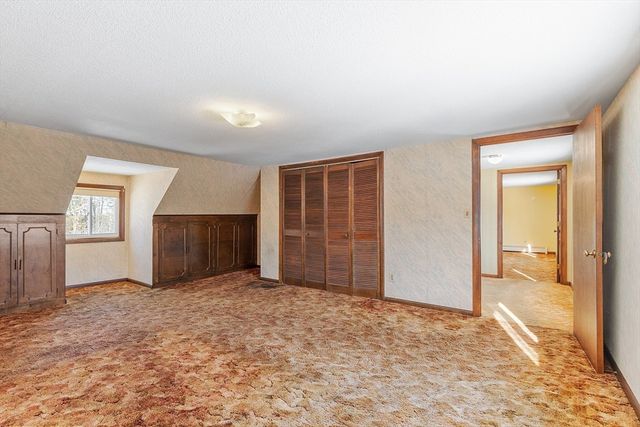 318 Lovewell St, Gardner, MA 01440