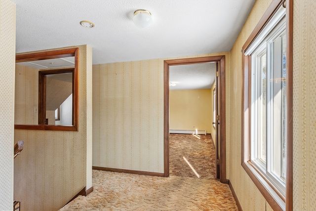 318 Lovewell St, Gardner, MA 01440