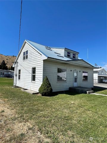 1579 2nd Ave N, Okanogan, WA 98840