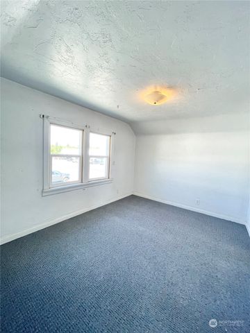 1579 2nd Ave N, Okanogan, WA 98840