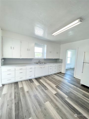 1579 2nd Ave N, Okanogan, WA 98840