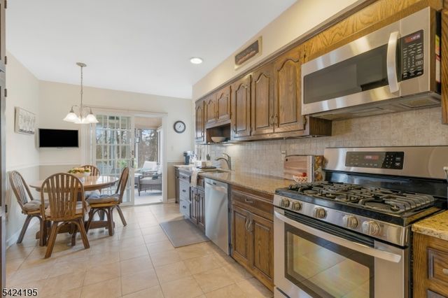 19 Bass Dr, Roxbury Twp., NJ 07876