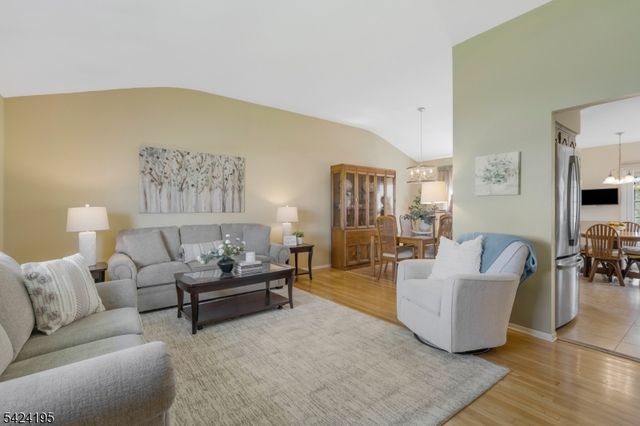 19 Bass Dr, Roxbury Twp., NJ 07876