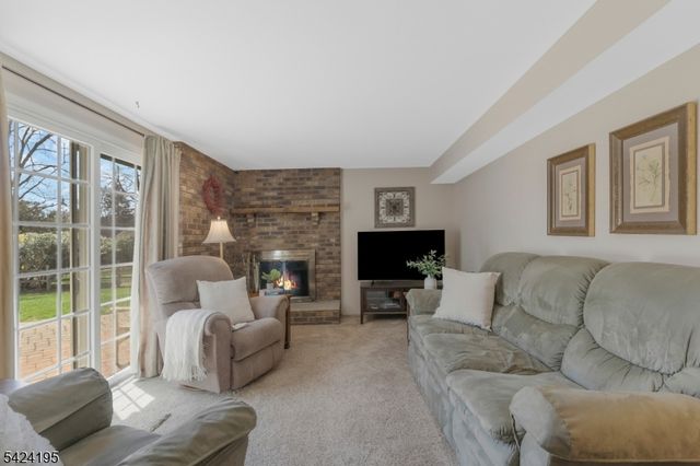 19 Bass Dr, Roxbury Twp., NJ 07876