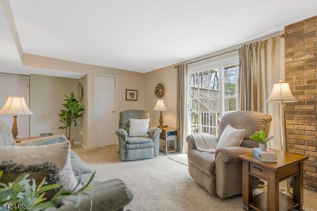 19 Bass Dr, Roxbury Twp., NJ 07876