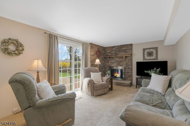 19 Bass Dr, Roxbury Twp., NJ 07876