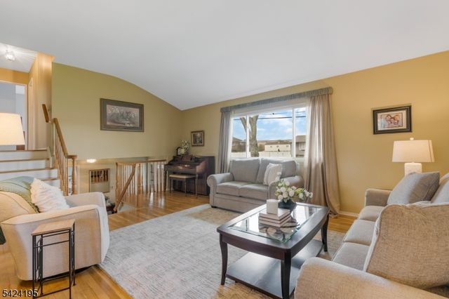 19 Bass Dr, Roxbury Twp., NJ 07876