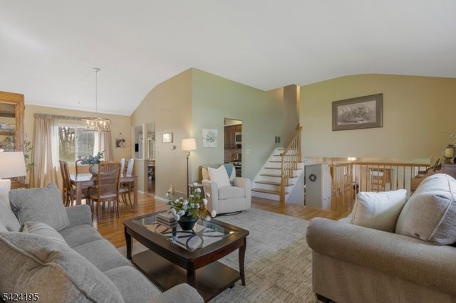 19 Bass Dr, Roxbury Twp., NJ 07876