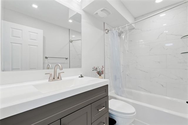 51 ISLAND WAY 411, Clearwater Beach, FL 33767