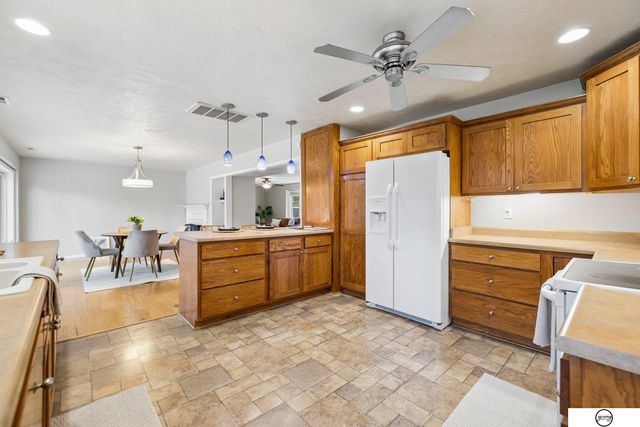 940 S Cotner Boulevard, Lincoln, NE 68510