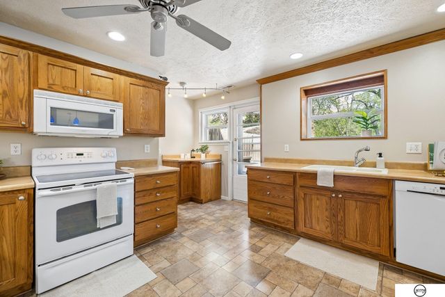 940 S Cotner Boulevard, Lincoln, NE 68510