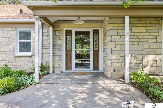 940 S Cotner Boulevard, Lincoln, NE 68510