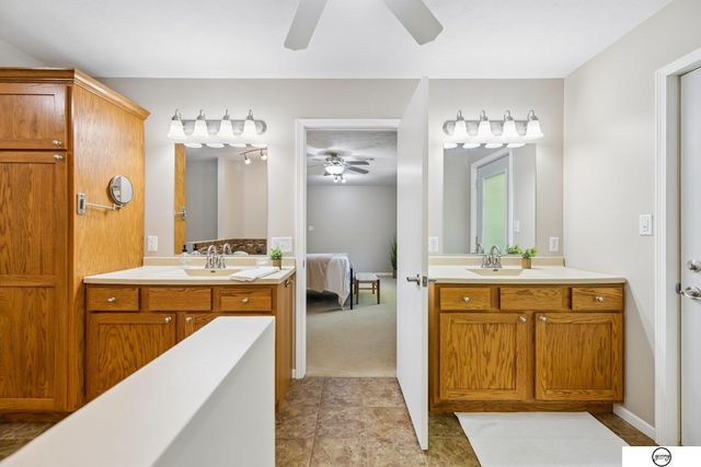 940 S Cotner Boulevard, Lincoln, NE 68510