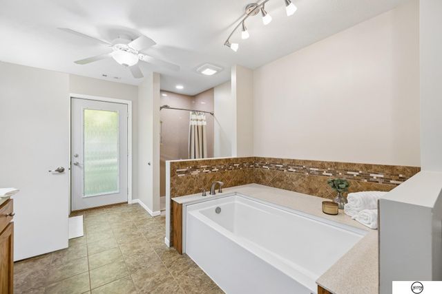940 S Cotner Boulevard, Lincoln, NE 68510