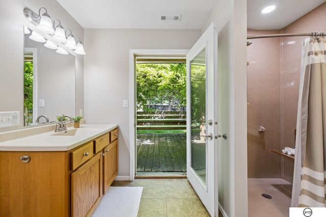 940 S Cotner Boulevard, Lincoln, NE 68510