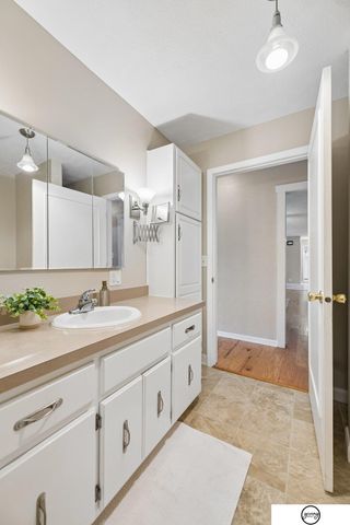 940 S Cotner Boulevard, Lincoln, NE 68510