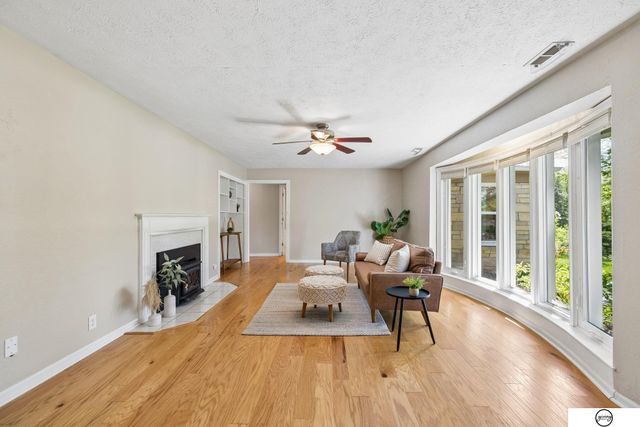 940 S Cotner Boulevard, Lincoln, NE 68510