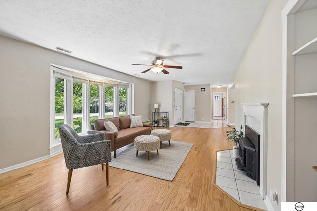 940 S Cotner Boulevard, Lincoln, NE 68510