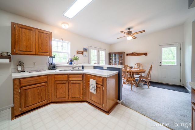 2670 Grand River Drive Ne, Ada Twp, MI 49525