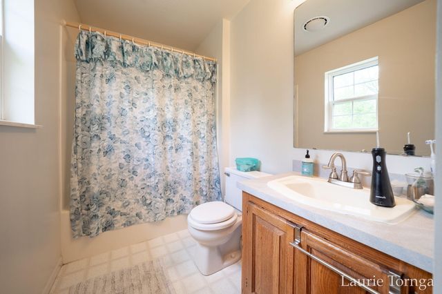 2670 Grand River Drive Ne, Ada Twp, MI 49525