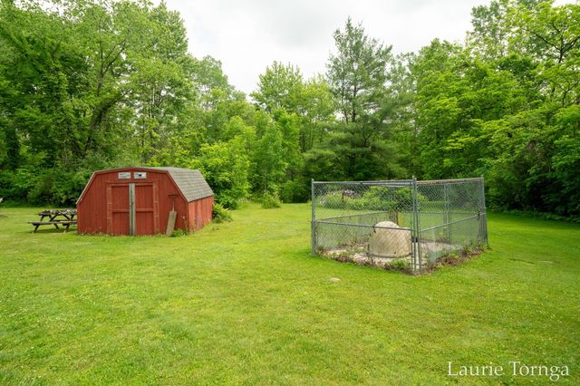 2670 Grand River Drive Ne, Ada Twp, MI 49525