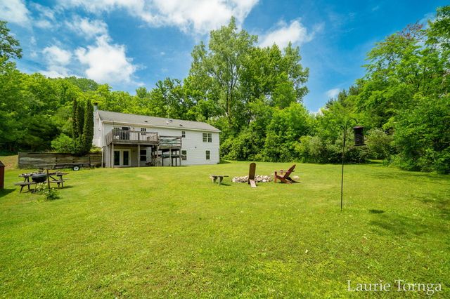 2670 Grand River Drive Ne, Ada Twp, MI 49525