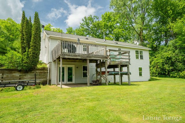 2670 Grand River Drive Ne, Ada Twp, MI 49525