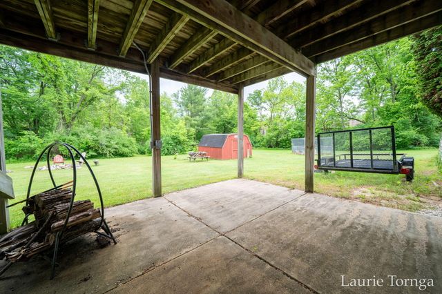 2670 Grand River Drive Ne, Ada Twp, MI 49525