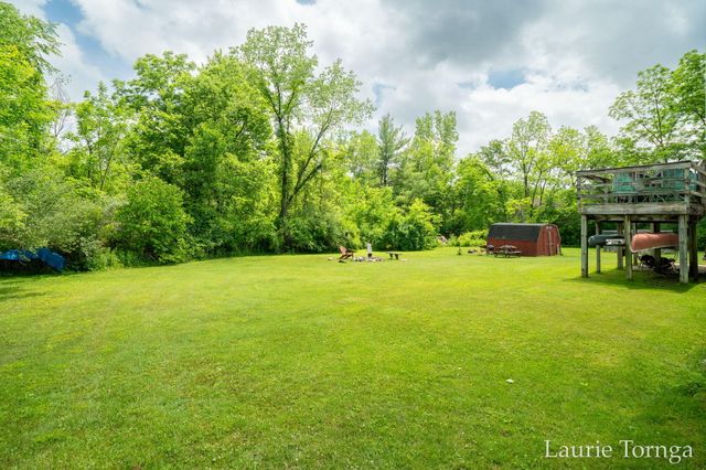 2670 Grand River Drive Ne, Ada Twp, MI 49525