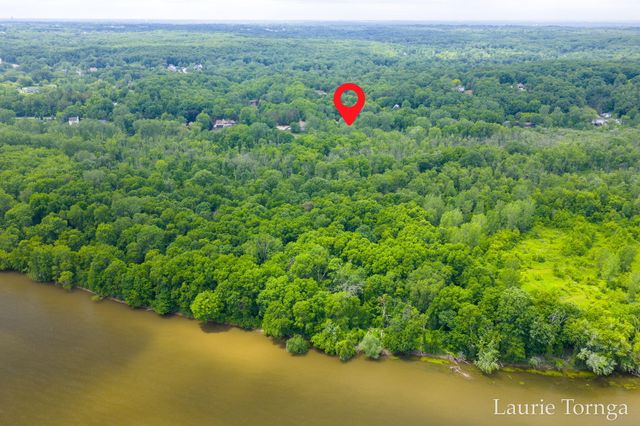 2670 Grand River Drive Ne, Ada Twp, MI 49525