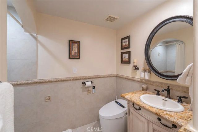 1861 W Chalet, Anaheim, CA 92804