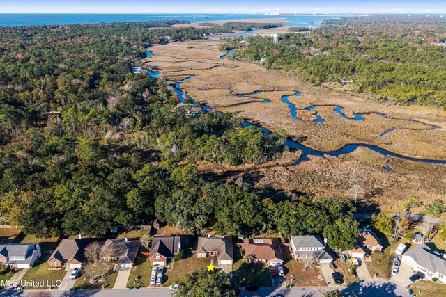 2313 Rue Beaux Chenes, Ocean Springs, MS 39564