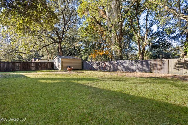 2313 Rue Beaux Chenes, Ocean Springs, MS 39564