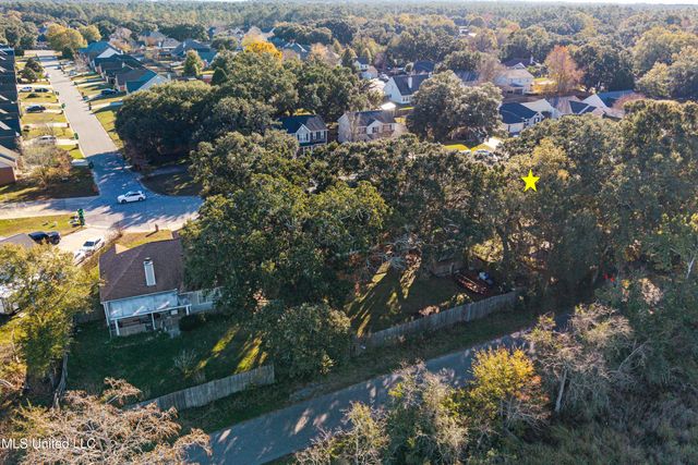 2313 Rue Beaux Chenes, Ocean Springs, MS 39564