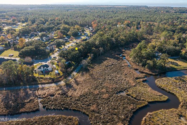 2313 Rue Beaux Chenes, Ocean Springs, MS 39564