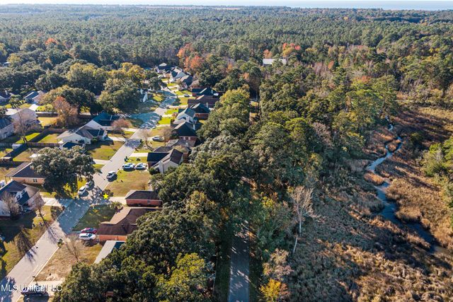 2313 Rue Beaux Chenes, Ocean Springs, MS 39564